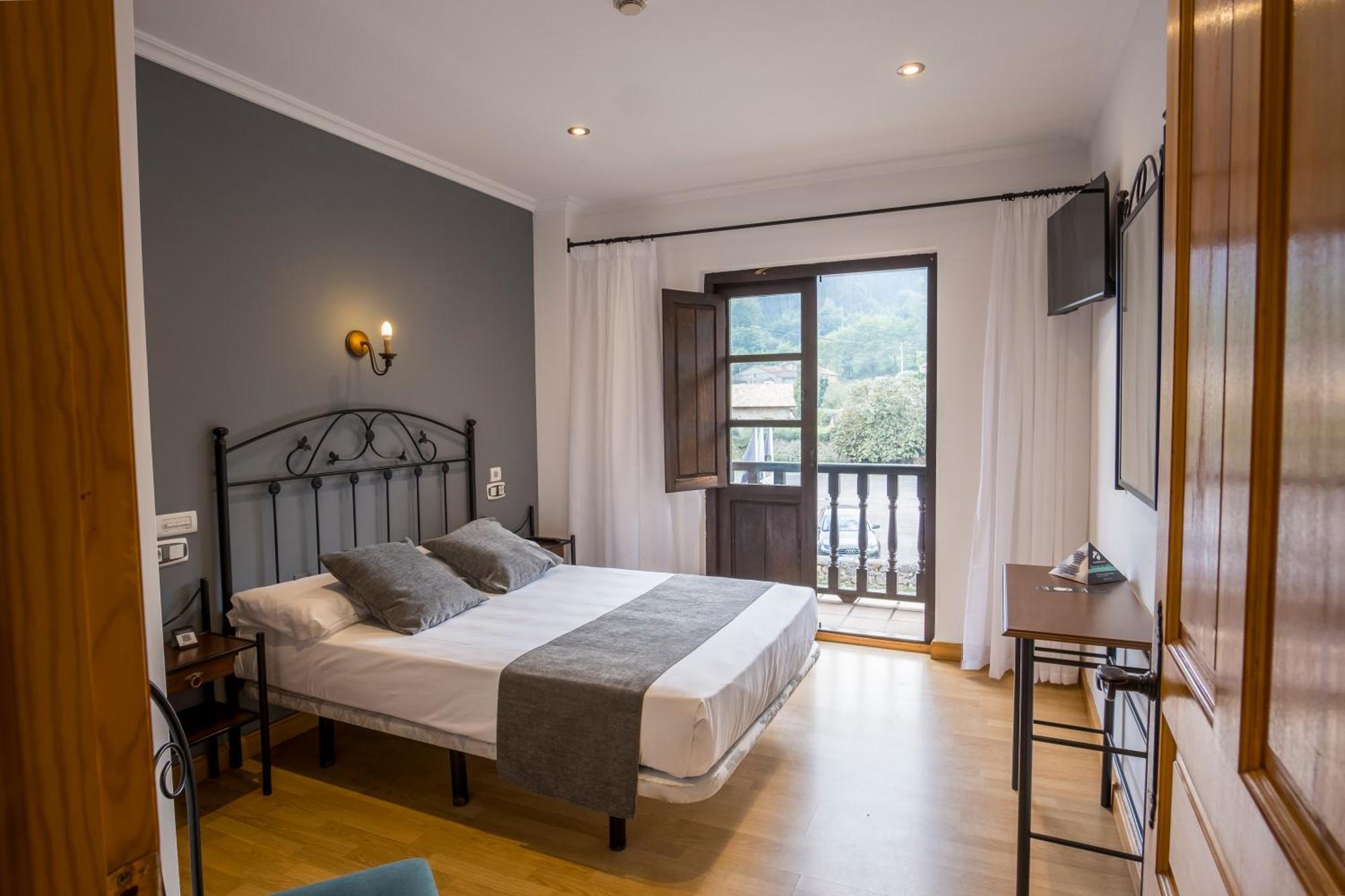 Hotel Puerto Calderon Orena Esterno foto